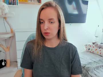 violet_blue_eyes