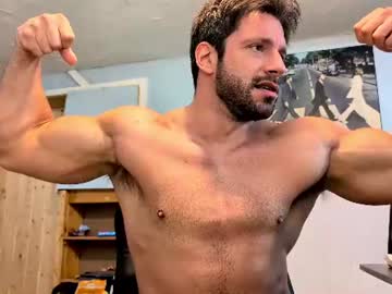 pizza_biceps
