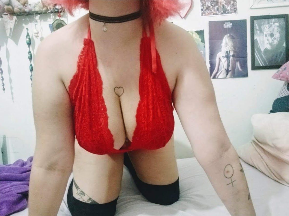 Ana Sarah — 32